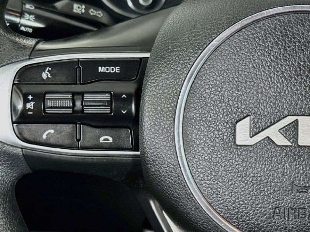 Used 2022 Kia K5 LX FWD image 11