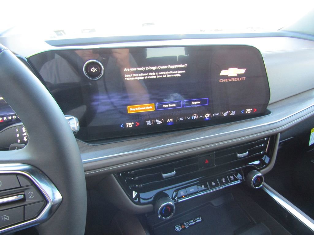 New 2026 Chevrolet Suburban High Country image 38