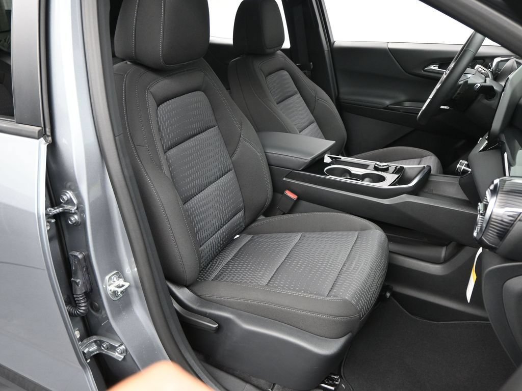 New 2026 Chevrolet Equinox LT FWD image 11