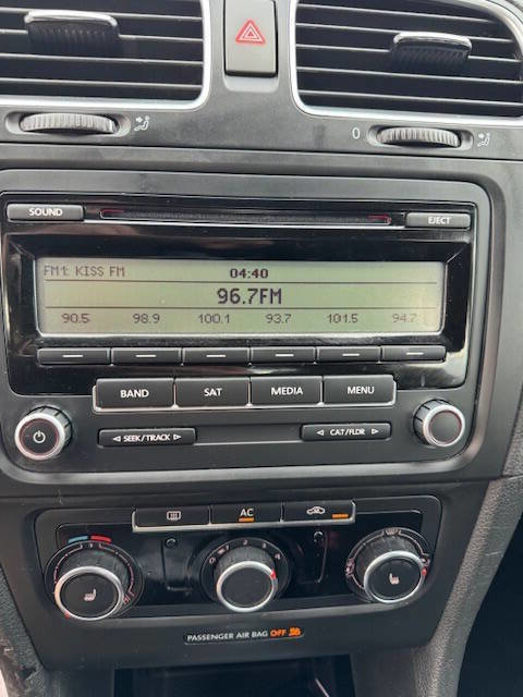 Used 2011 Volkswagen Golf 4-Door image 38