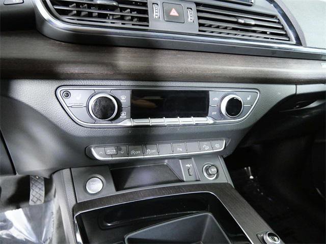 Used 2022 Audi Q5 2.0T Premium w/ Convenience Package image 19