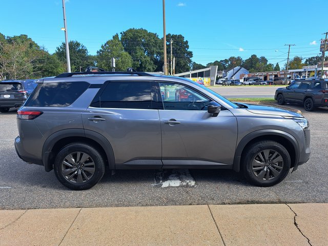 Used 2026 Nissan Pathfinder SV FWD image 7