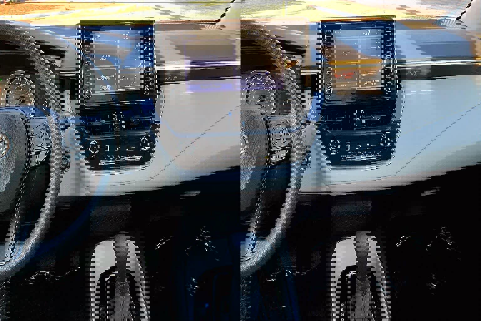 Used 2020 Toyota Corolla LE w/ LE Convenience Package image 6