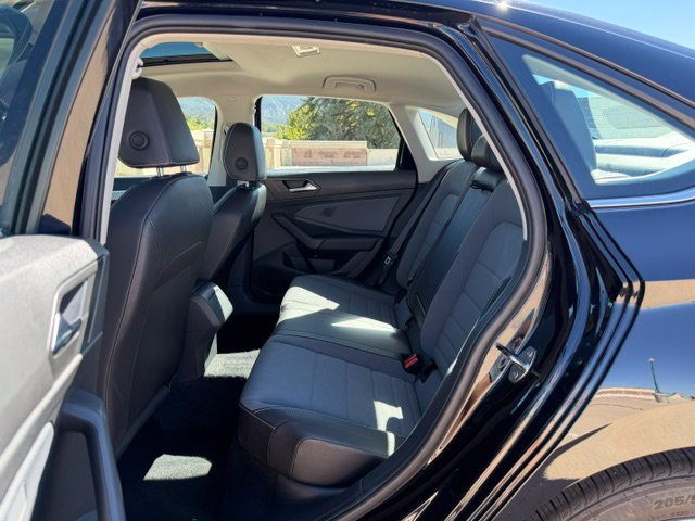 Used 2025 Volkswagen Jetta SE FWD image 19