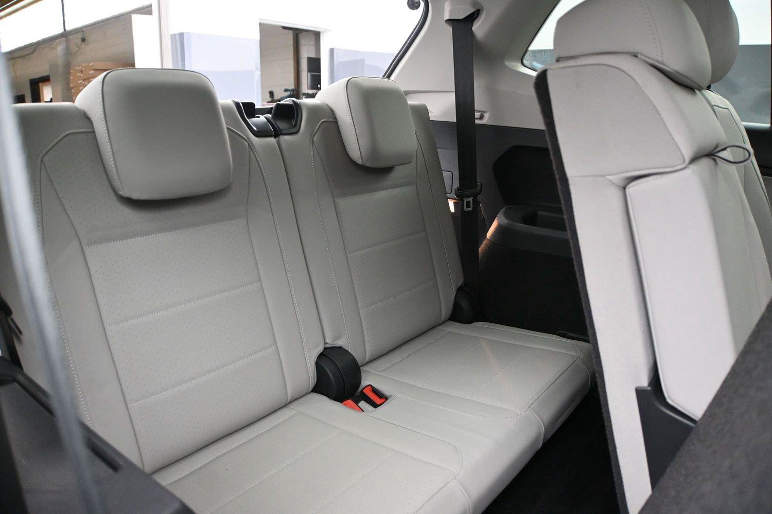Used 2020 Volkswagen Tiguan SEL w/ 3rd Row Seat Package AWD/4WD image 20