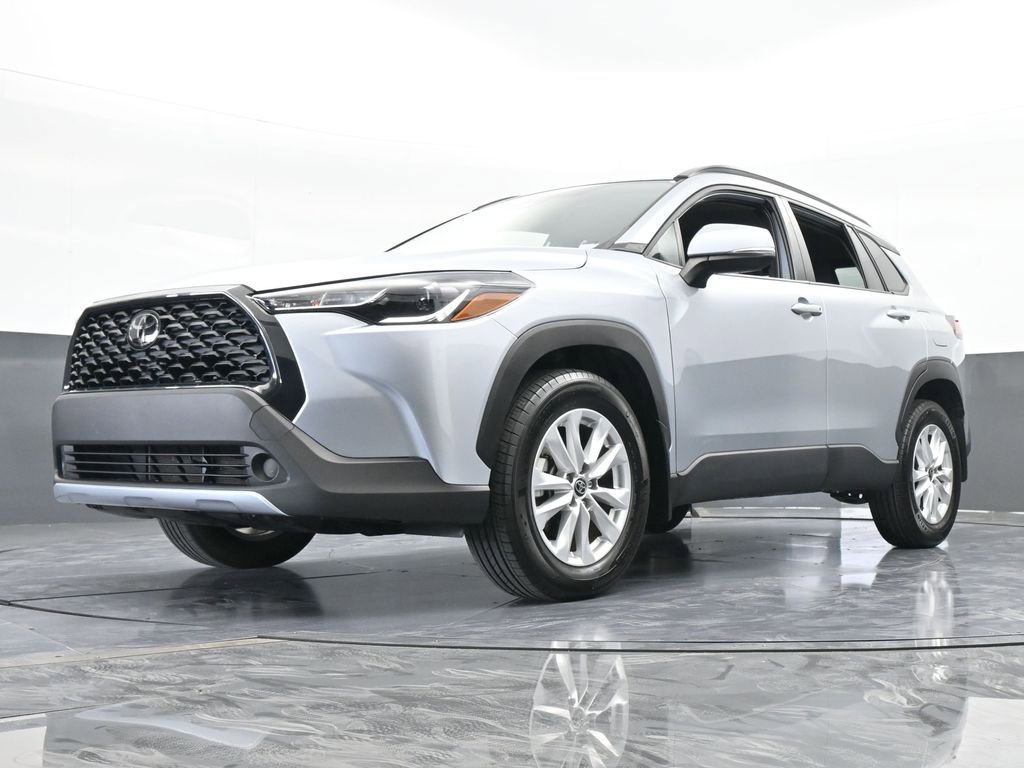 Used 2023 Toyota Corolla Cross LE image 50
