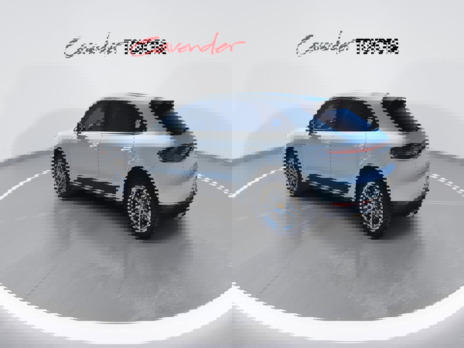 Used 2021 Porsche Macan Premium Plus image 6