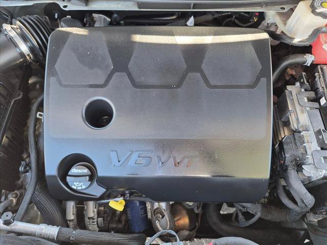 Used 2022 Chevrolet Traverse LS FWD image 22