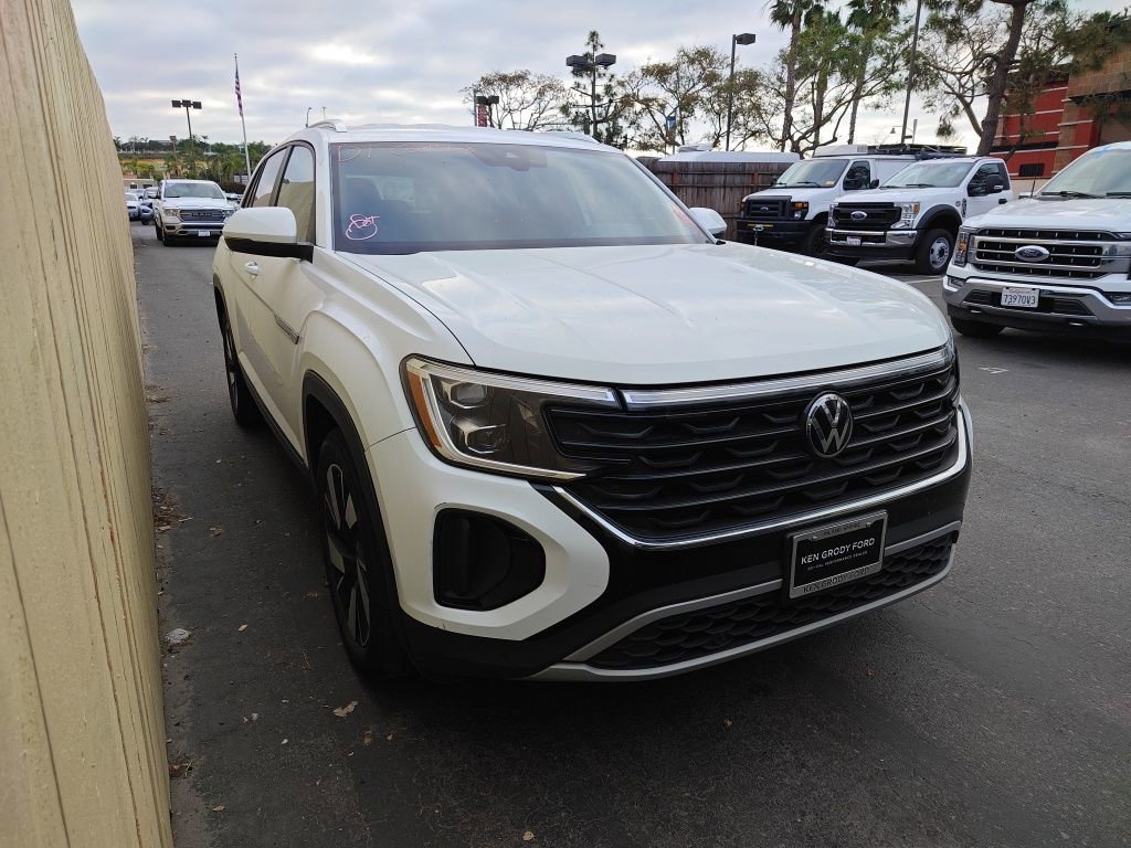 Used 2024 Volkswagen Atlas Cross Sport SE image 17