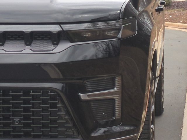 New 2026 Jeep Grand Wagoneer Summit AWD/4WD image 17