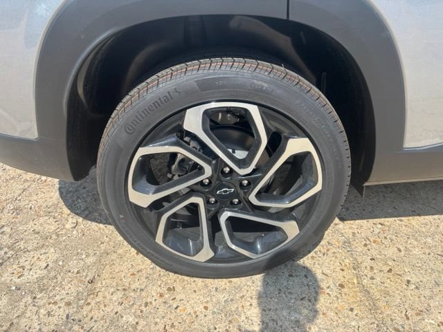 New 2026 Chevrolet Trax RS w/ Sunroof Package FWD image 9