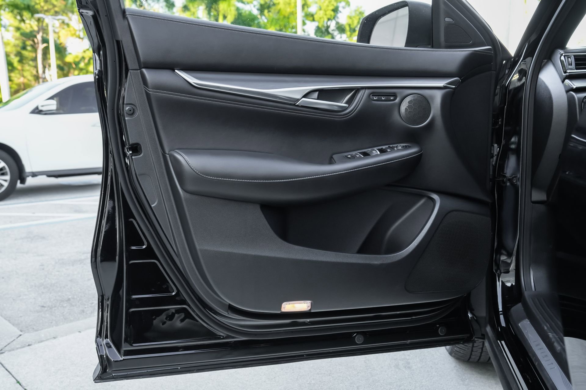 Used 2025 INFINITI QX55 Luxe w/ Cargo Package image 29