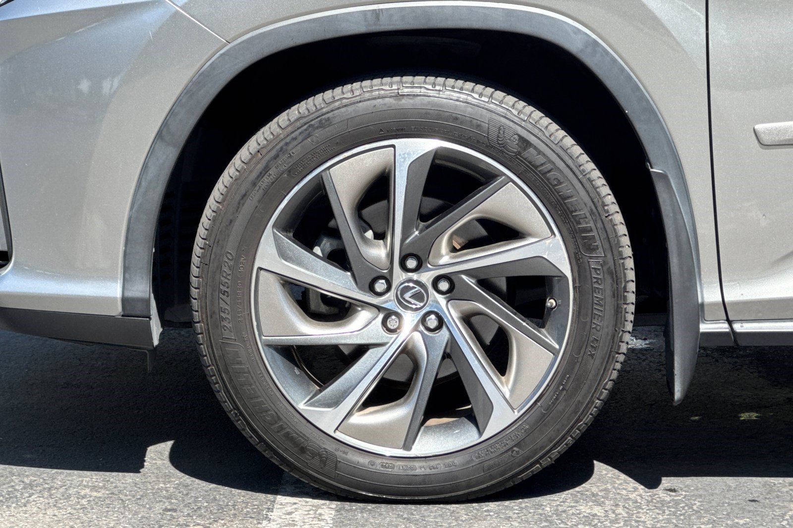 Used 2019 Lexus RX 350L Luxury w/ Accessory Package AWD/4WD image 38