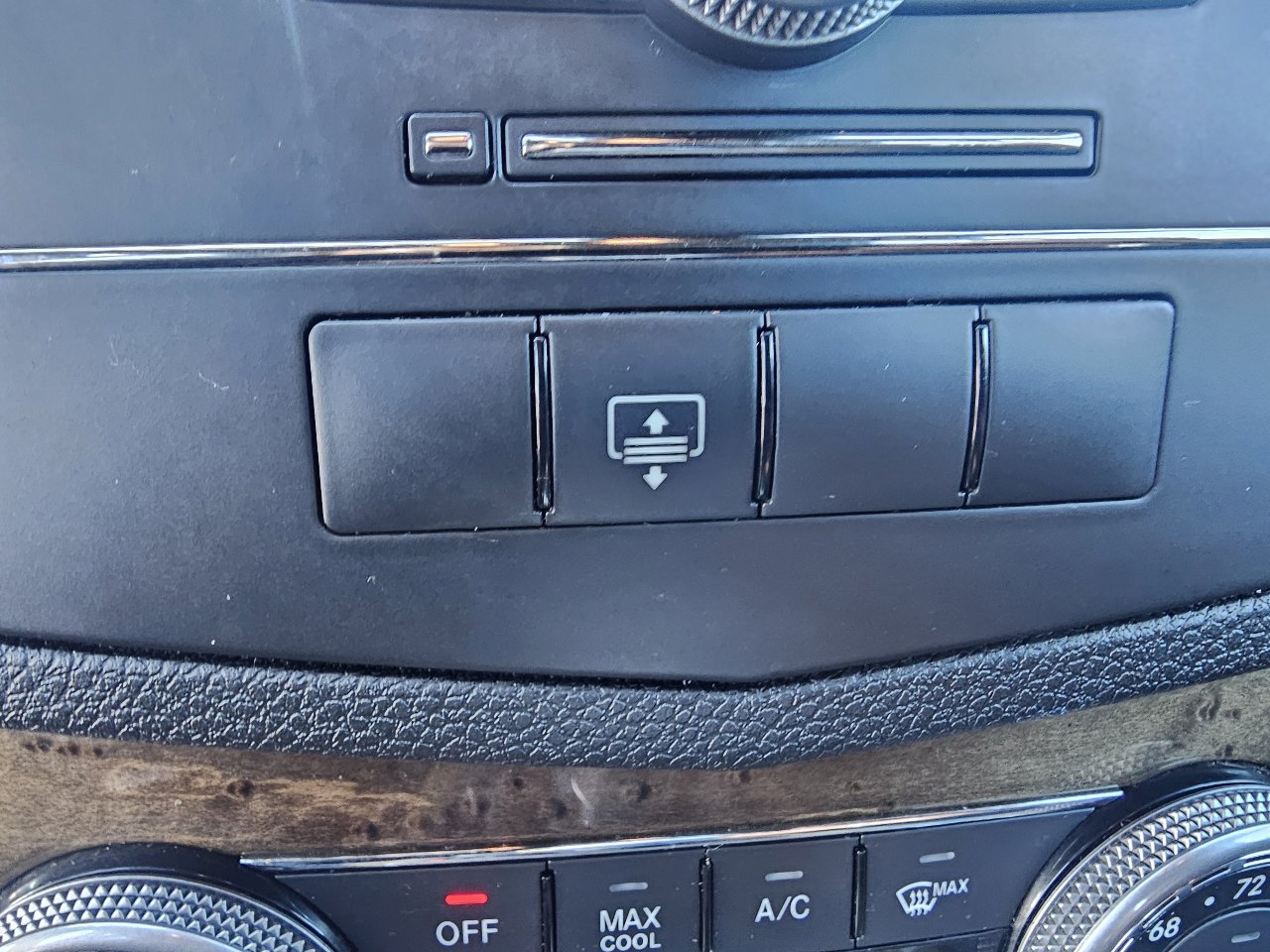 Used 2009 Mercedes-Benz C 350 Sport image 20