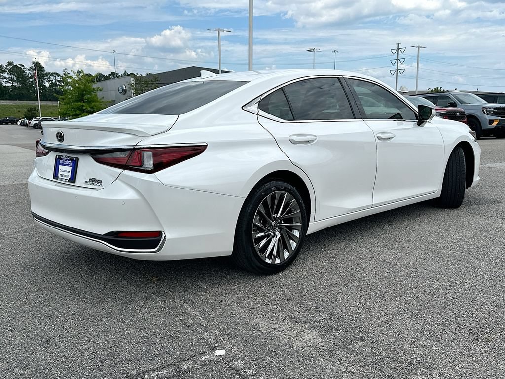 Used 2024 Lexus ES 300h w/ Technology Package FWD image 7
