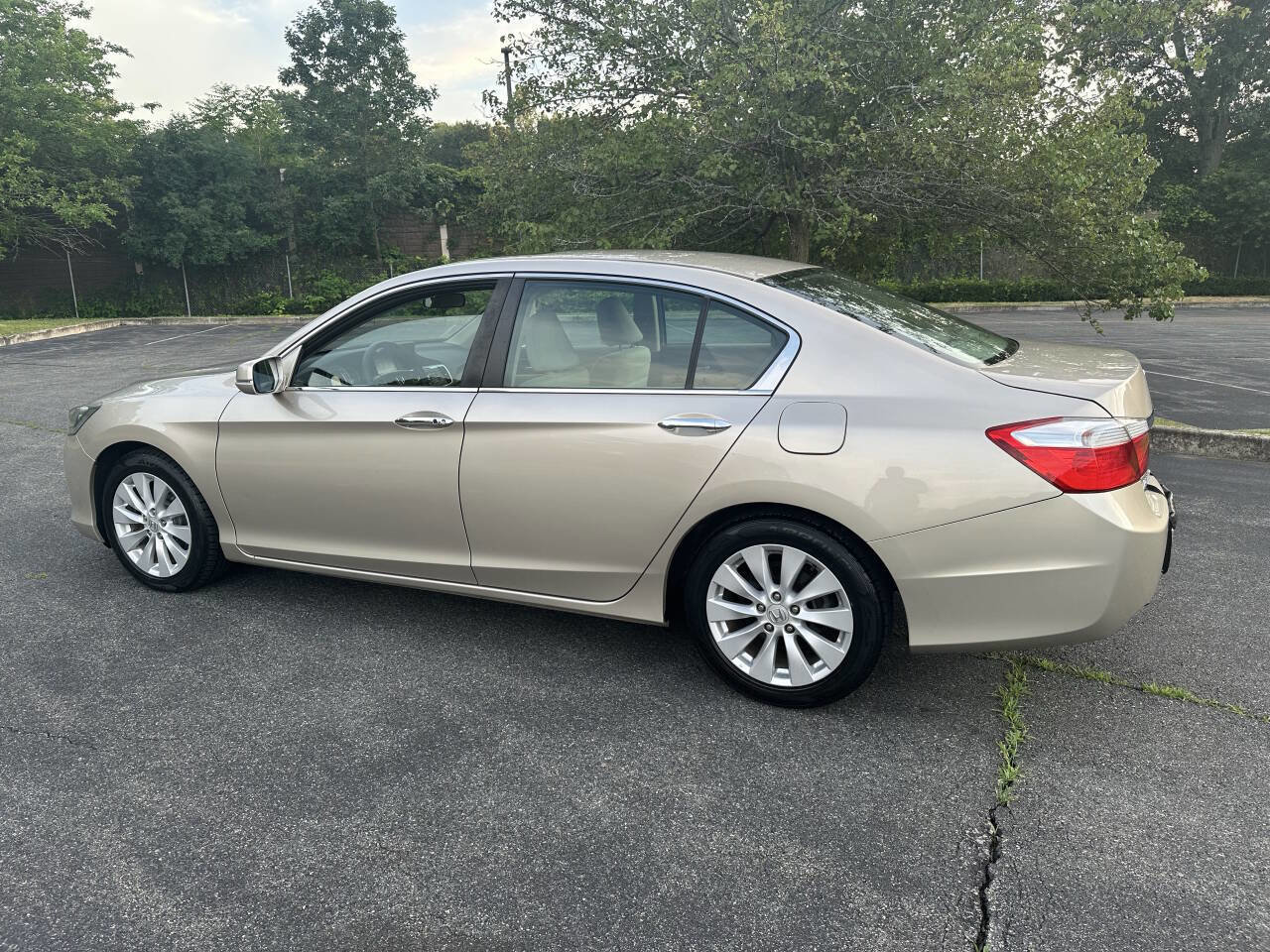 Used 2015 Honda Accord EX image 5