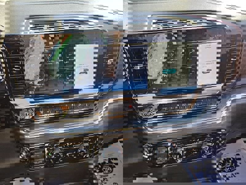 Used 2024 Chevrolet Silverado 2500 High Country w/ High Country Premium Package image 19