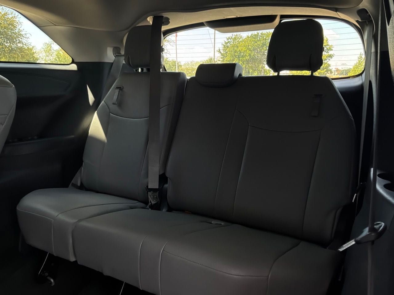 Used 2025 Toyota Sienna XLE FWD image 13