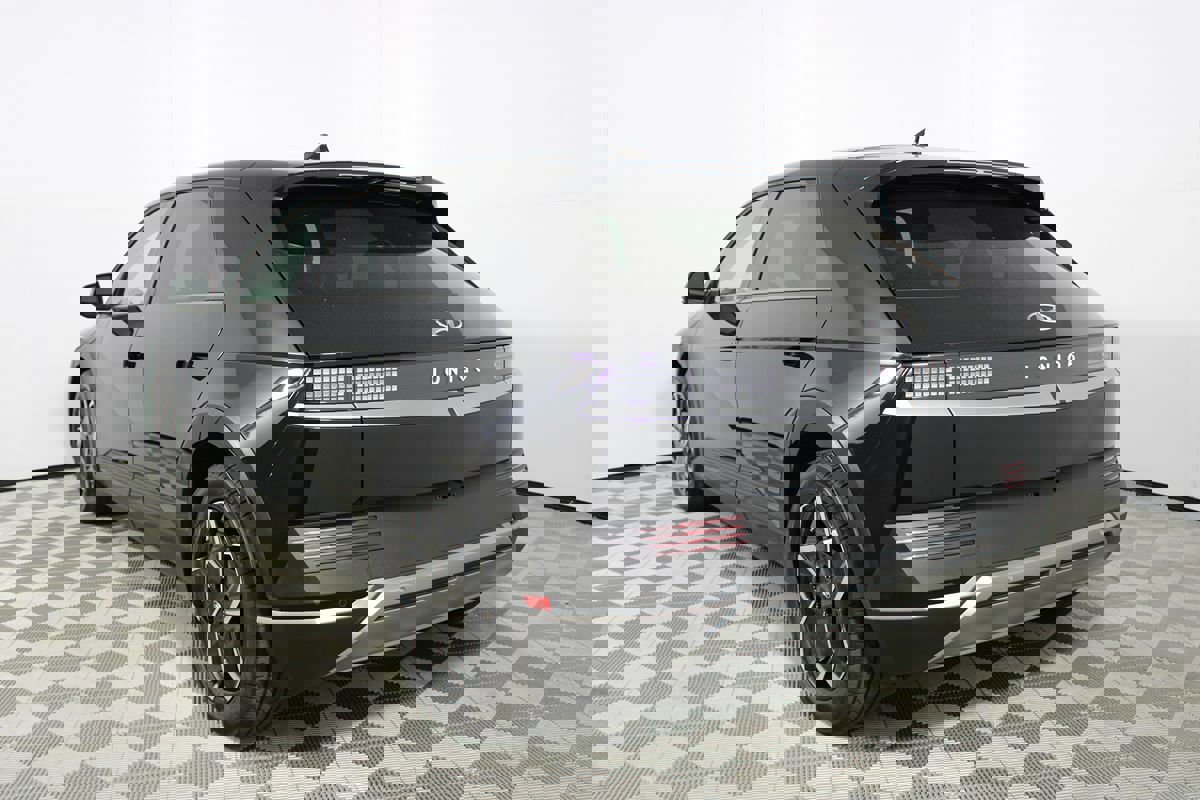 Used 2024 Hyundai Ioniq 5 SE image 28