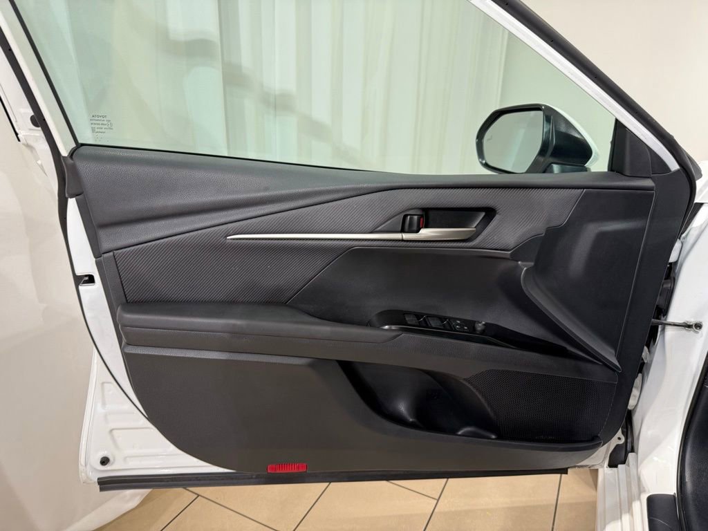 Certified 2025 Toyota Camry SE FWD image 14