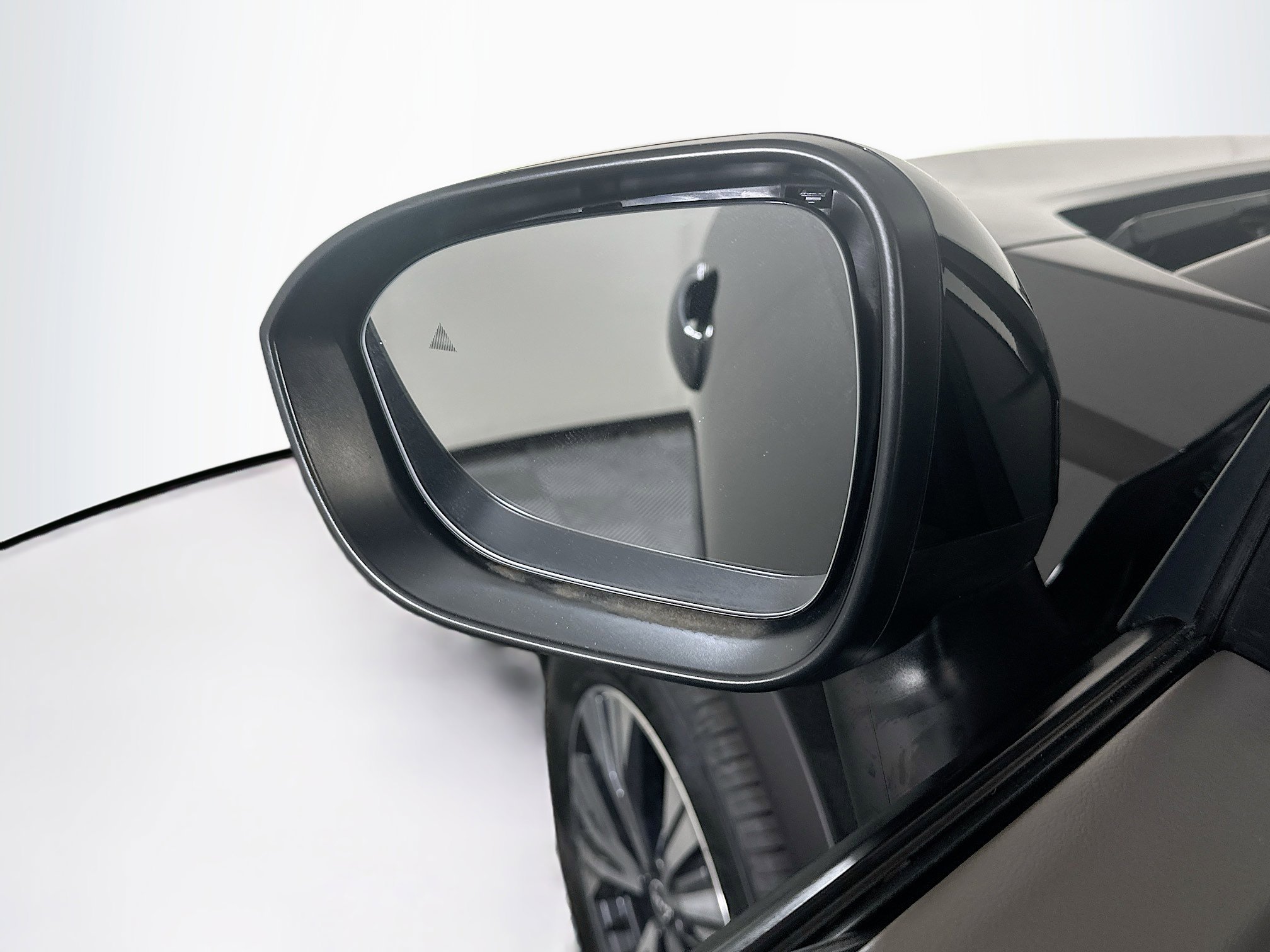 Used 2023 Nissan Rogue SV w/ SV Premium B Package image 16