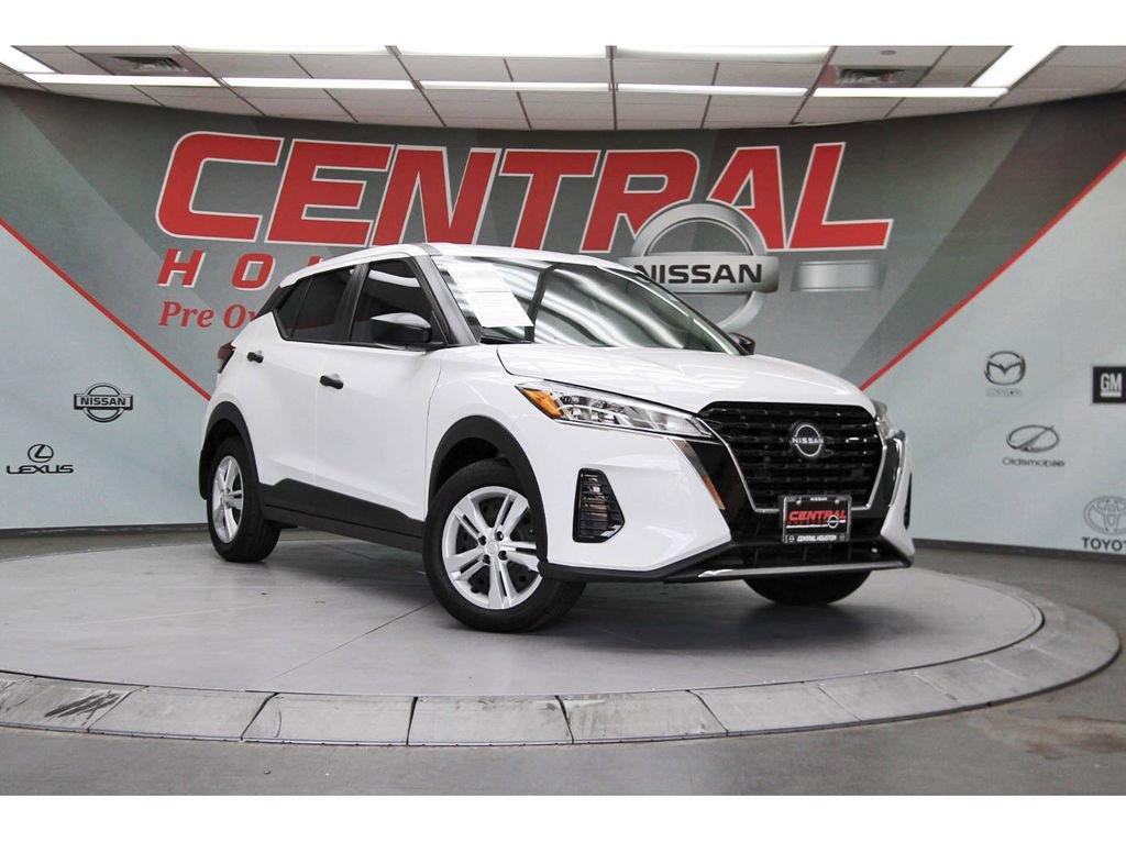 Used 2025 Nissan Kicks Play S FWD image 1