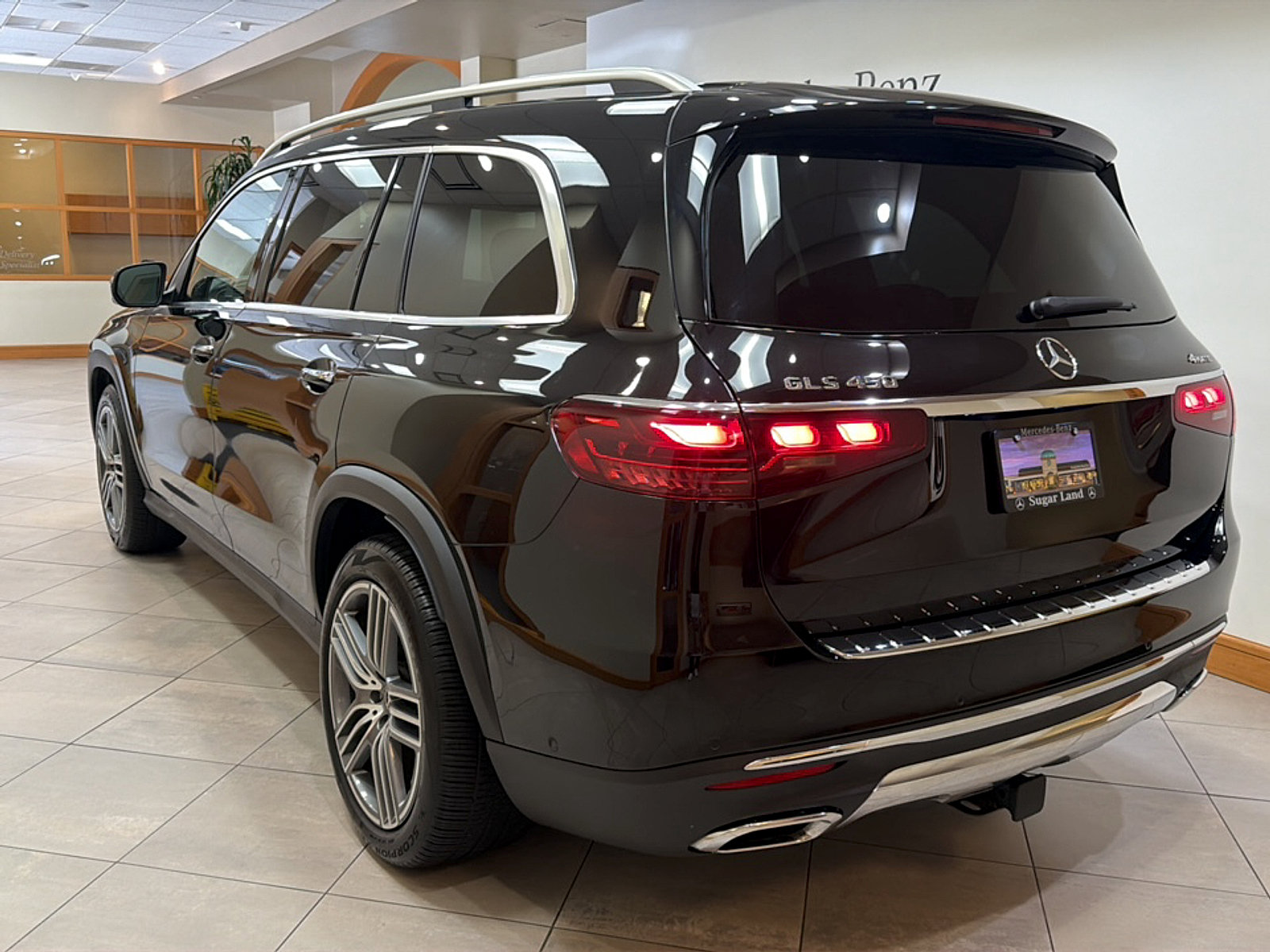Certified 2025 Mercedes-Benz GLS 450 4MATIC image 4