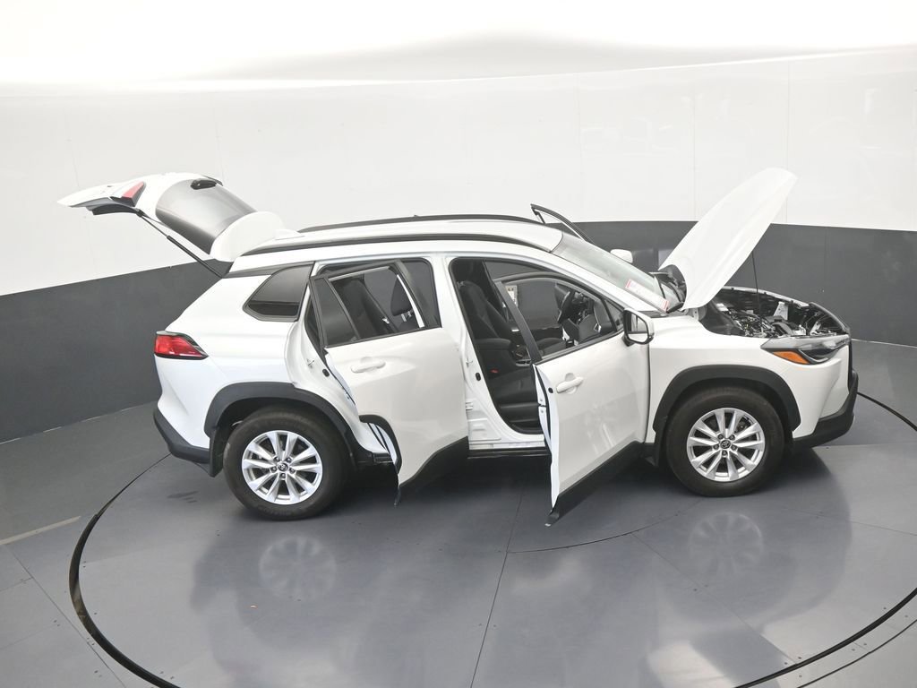 Used 2024 Toyota Corolla Cross LE FWD image 69