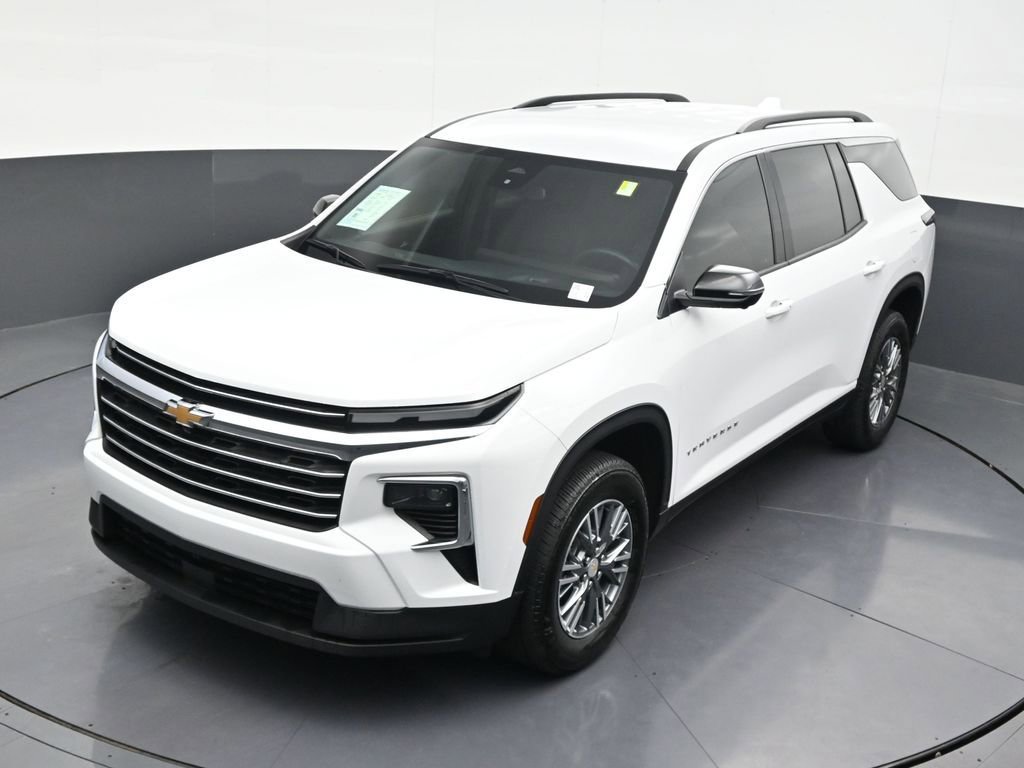 Used 2025 Chevrolet Traverse LT w/ Driver Confidence Package FWD image 17