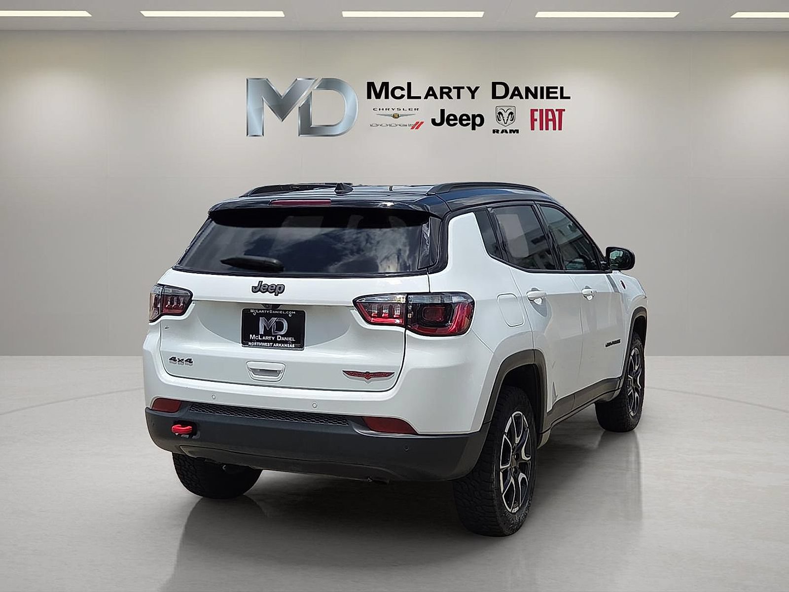 Used 2025 Jeep Compass Trailhawk AWD/4WD image 5