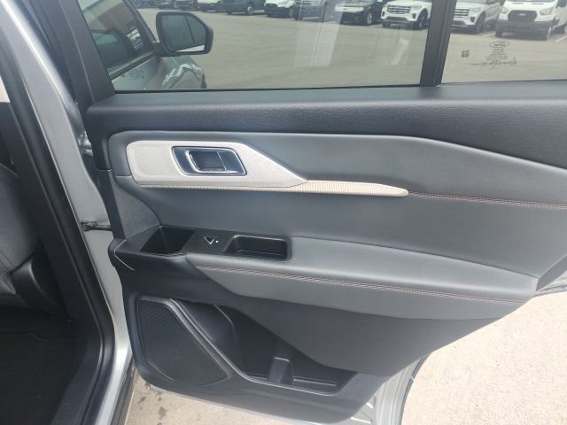 Used 2025 Ford Explorer Active image 13
