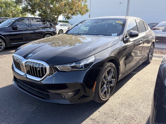 Used 2026 BMW i5 eDrive40 w/ Premium Package RWD image 1