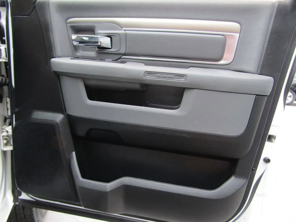 Used 2015 RAM 2500 SLT image 41