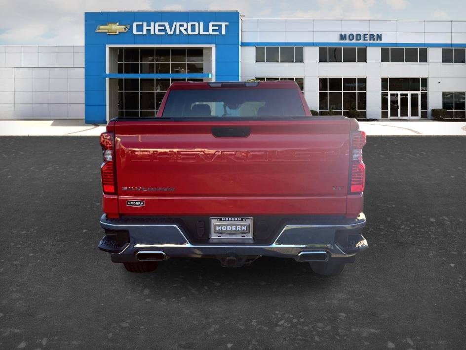 Used 2022 Chevrolet Silverado 1500 LT w/ Z71 Off-Road Package AWD/4WD image 4