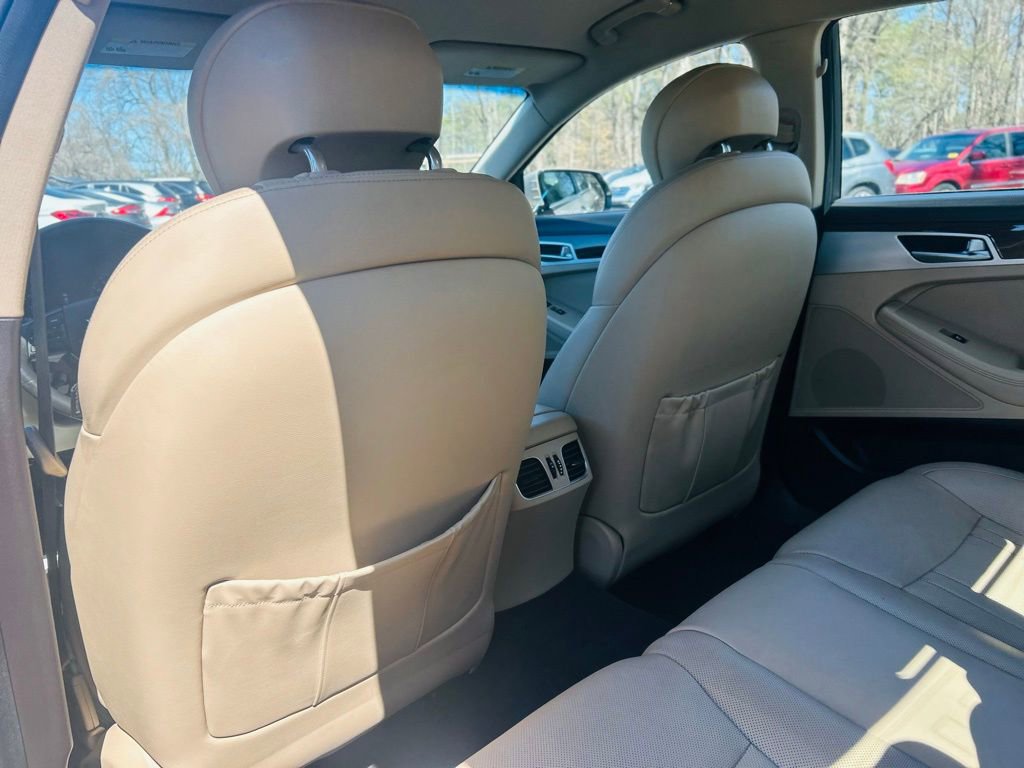 Used 2015 Hyundai Genesis 3.8 image 25