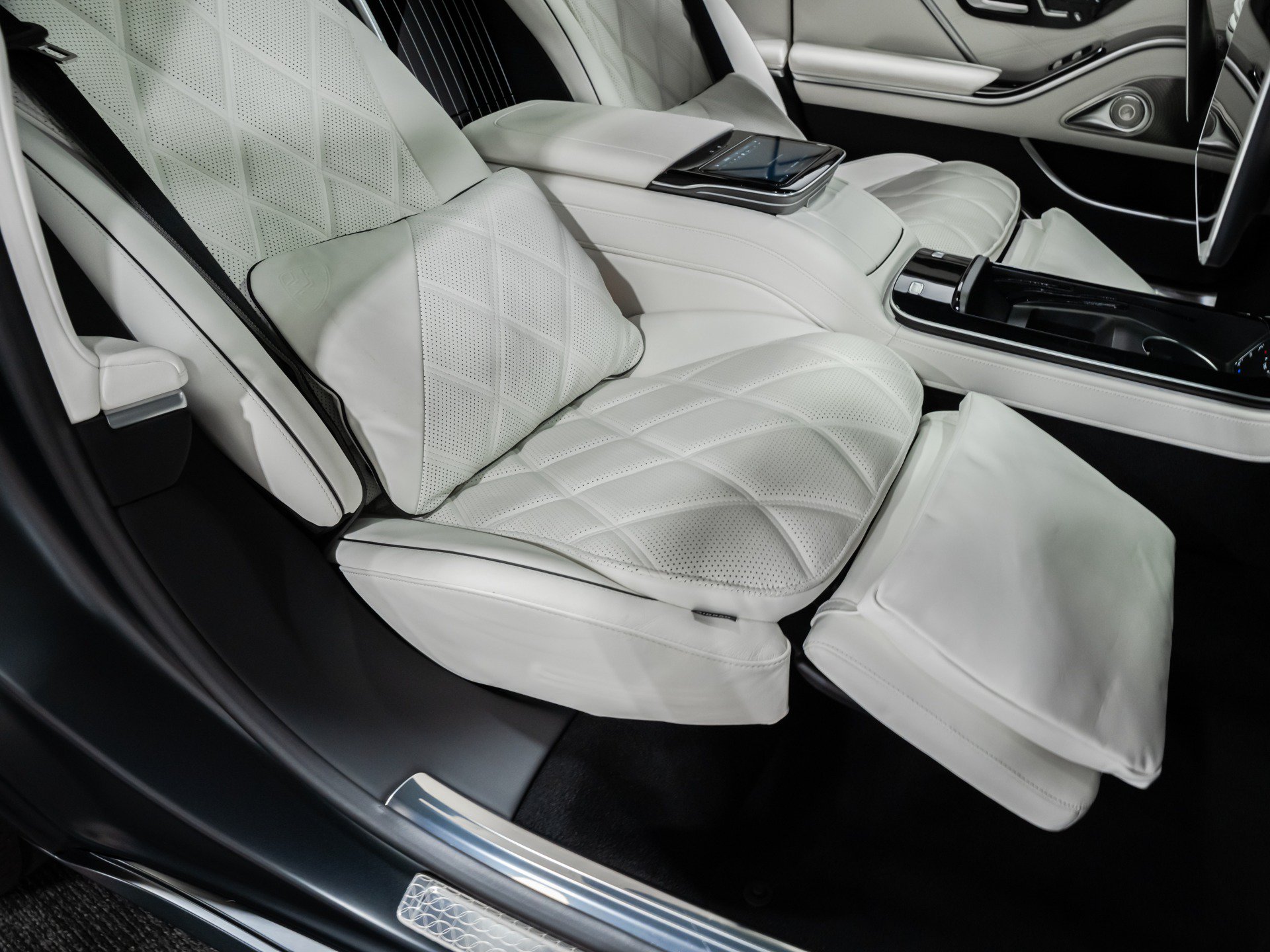 Used 2024 Mercedes-Benz Maybach S 680 4MATIC image 79