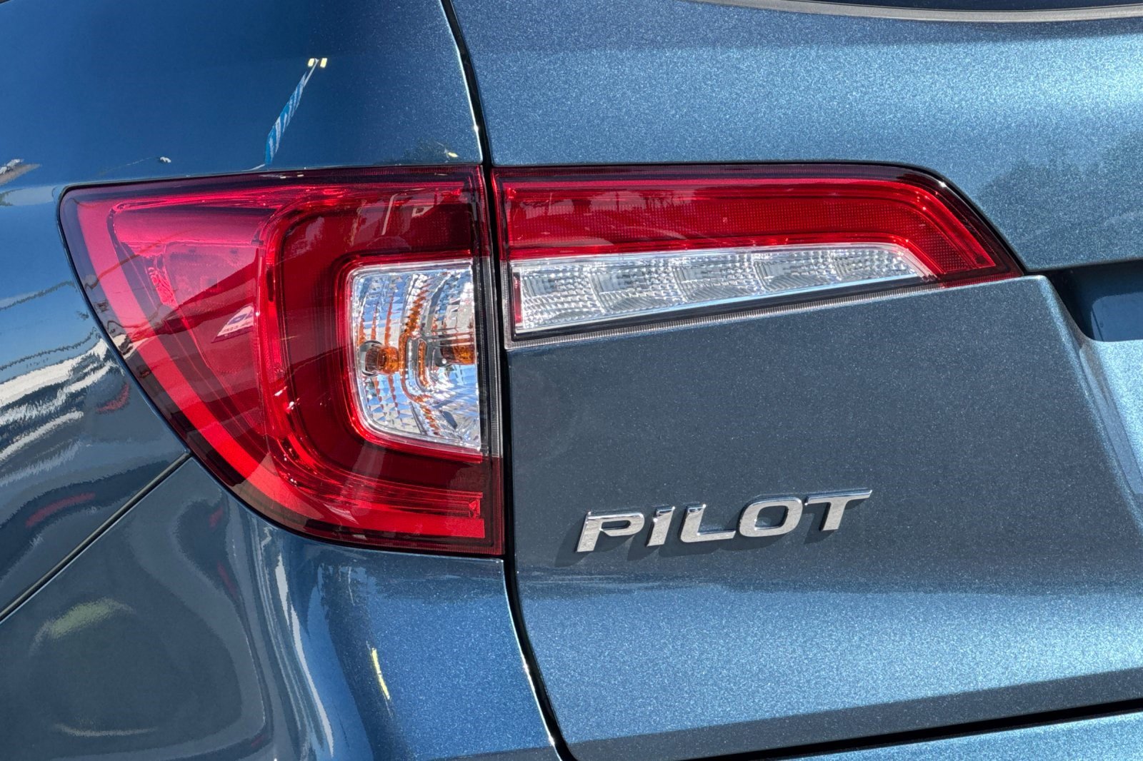 Used 2021 Honda Pilot Elite image 12