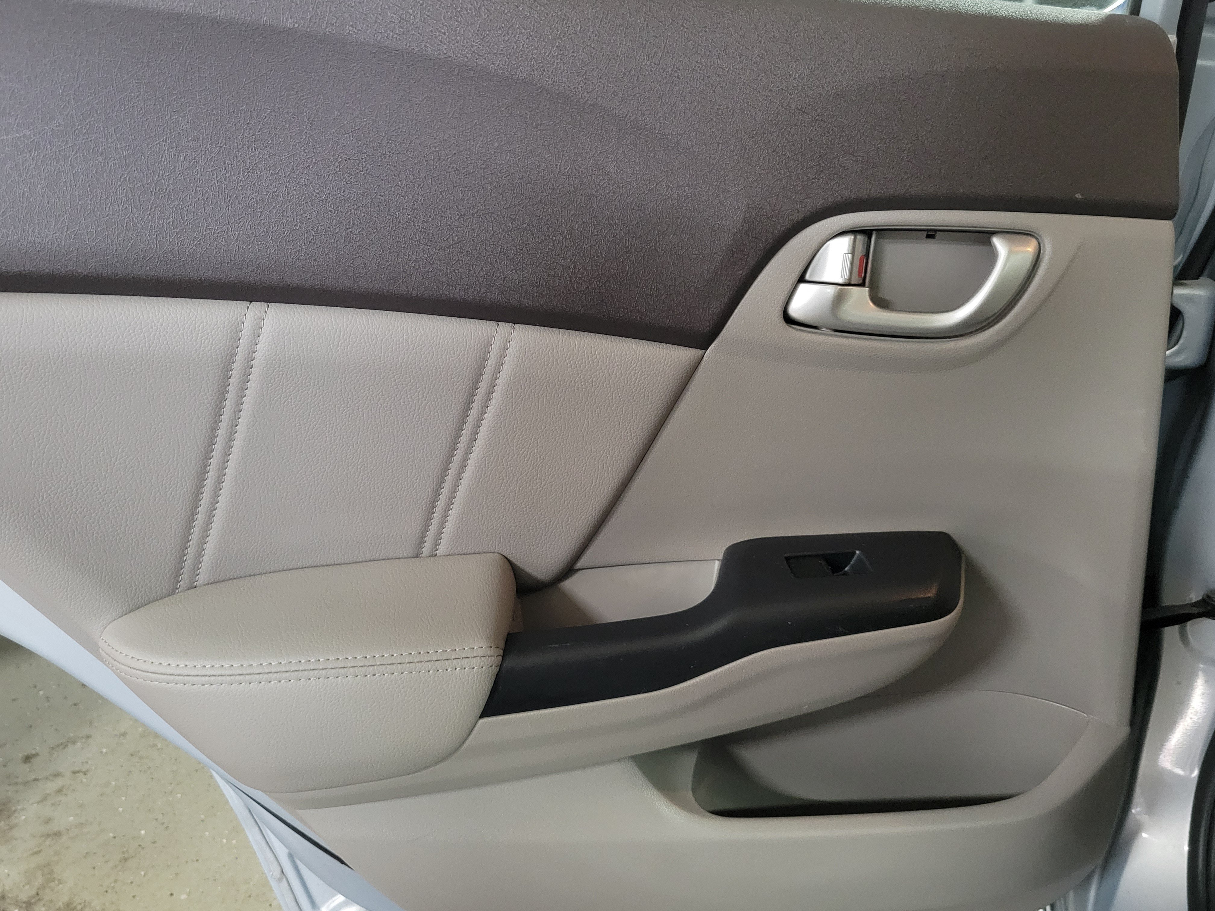 Used 2012 Honda Civic Hybrid Sedan image 18