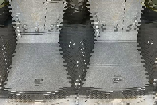 Used 2023 Chevrolet Suburban LT AWD/4WD image 18