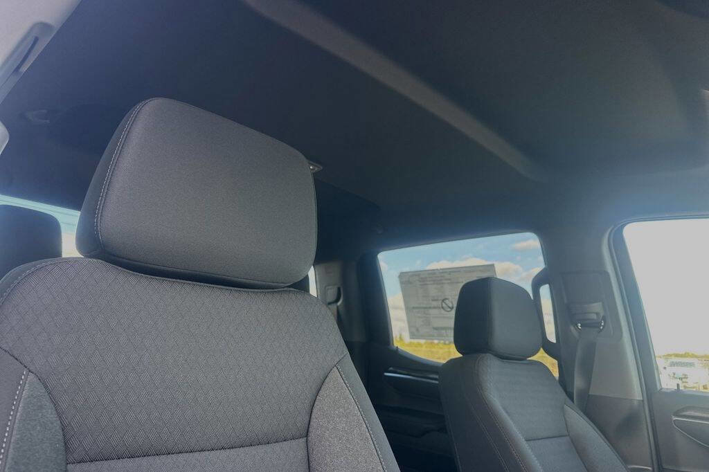 New 2025 Chevrolet Silverado 1500 LT w/ LPO, Dark Essentials Package image 17