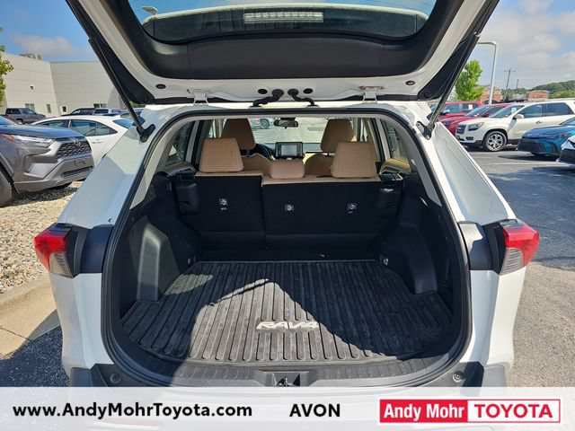 Used 2022 Toyota RAV4 LE AWD/4WD image 12