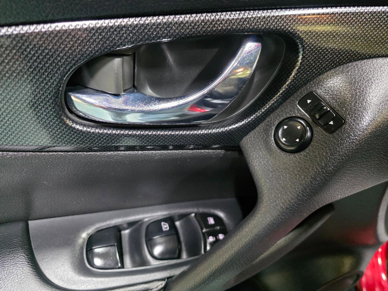 Used 2014 Nissan Rogue SL w/ SL Premium Package image 17