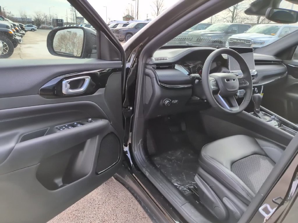 New 2026 Jeep Compass Latitude AWD/4WD image 21