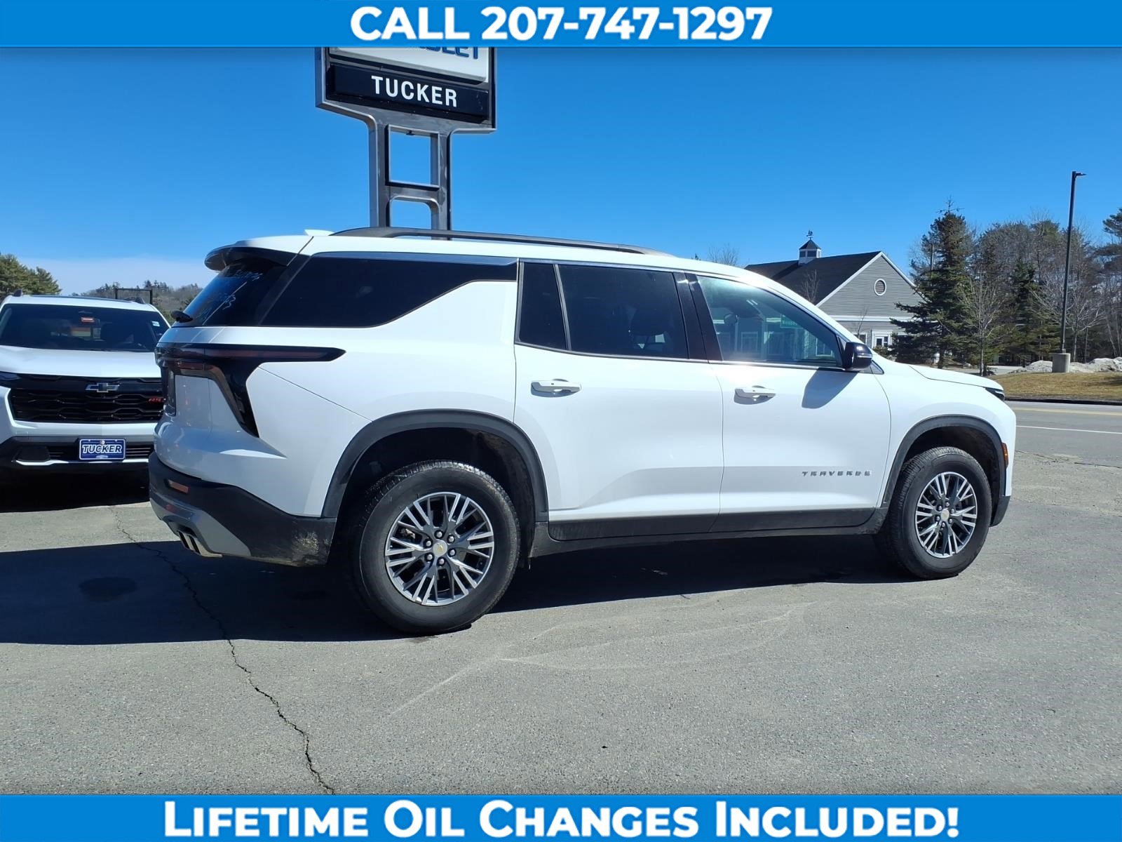 Used 2025 Chevrolet Traverse LT image 5
