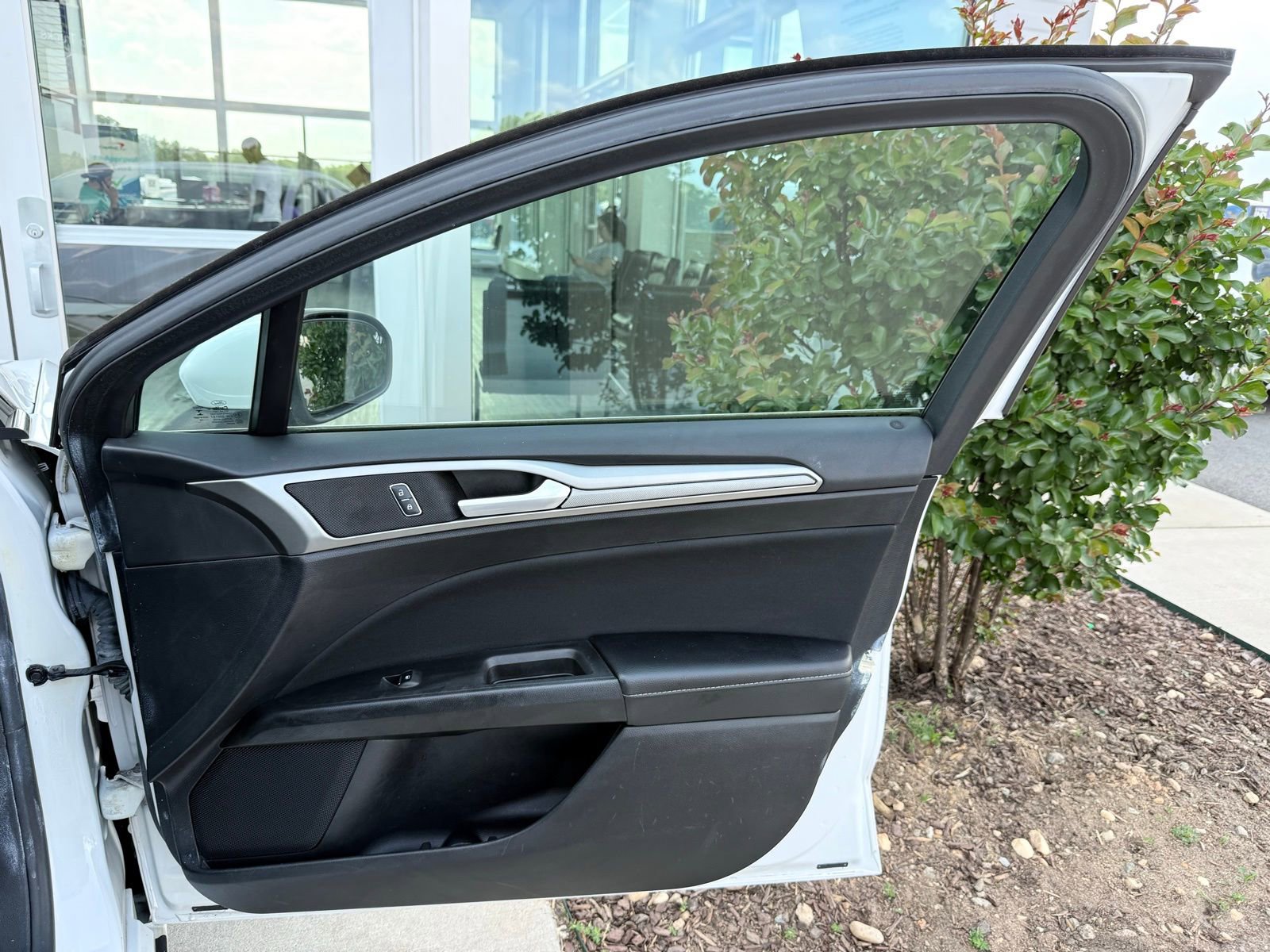 Used 2019 Ford Fusion SE FWD image 17
