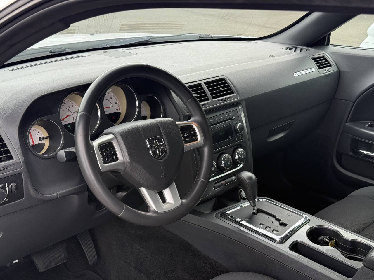 Used 2013 Dodge Challenger SXT RWD image 10