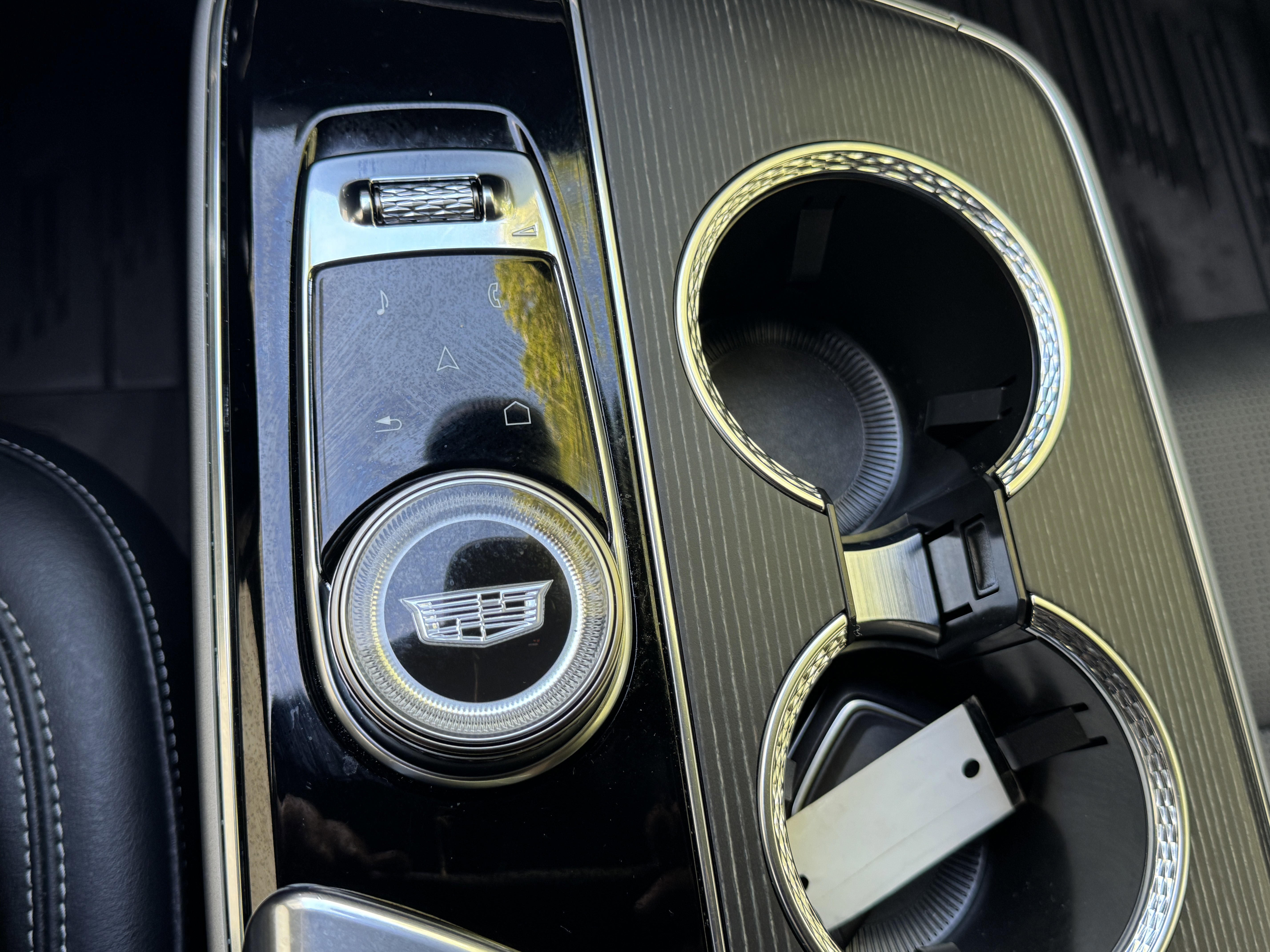 Used 2024 Cadillac Lyriq Luxury w/ LPO, Floor Liner Package image 22