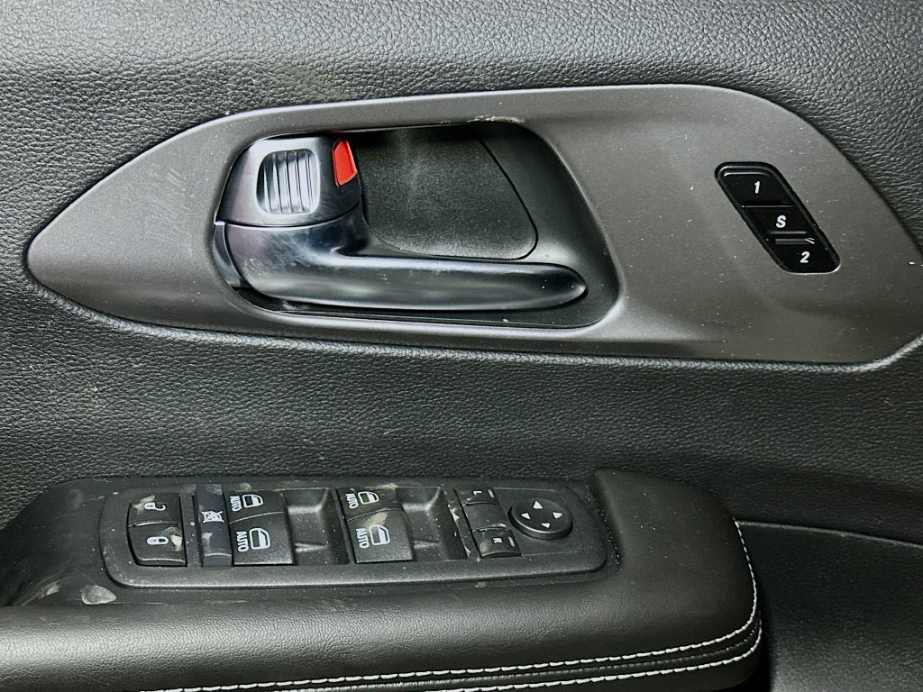 New 2026 Chrysler Pacifica Select FWD image 12