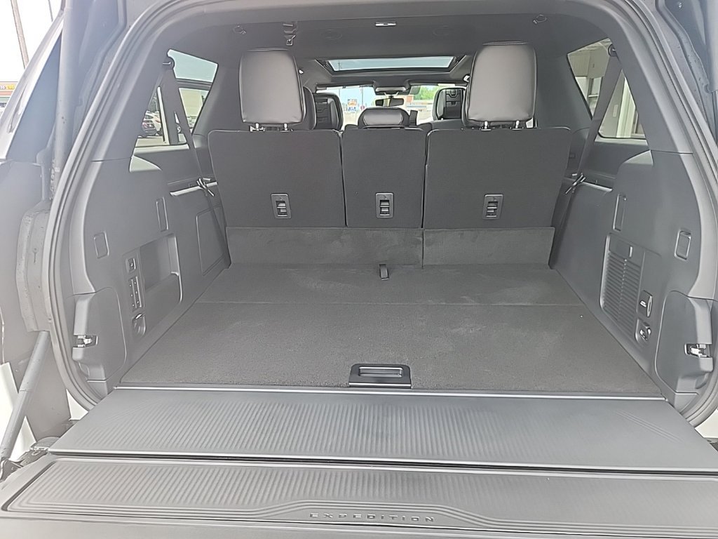 New 2026 Ford Expedition Max Platinum w/ Stealth Appearance Package AWD/4WD image 29