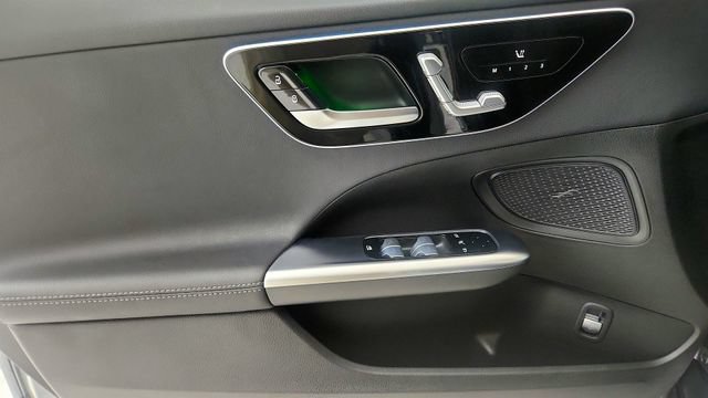 Used 2024 Mercedes-Benz C 300 4MATIC Sedan image 51